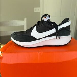 Nike Black and White Women's Sneakers